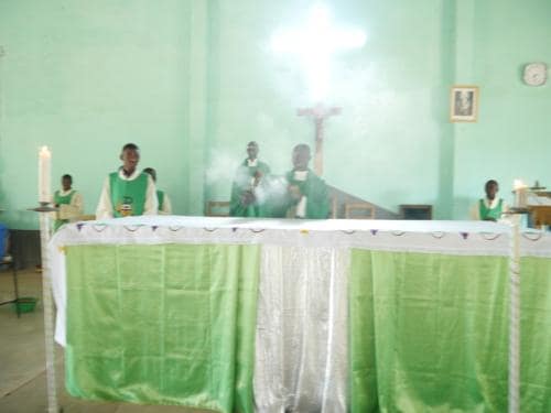 2Incensing-the-altar-1