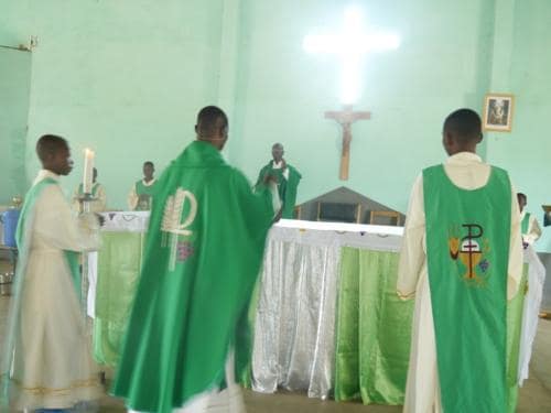 2Incensing-the-altar-2