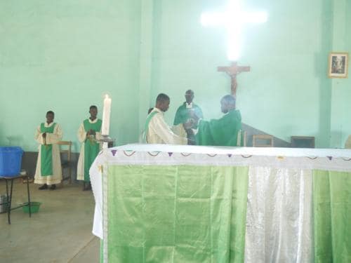 2Incensing-the-altar-6