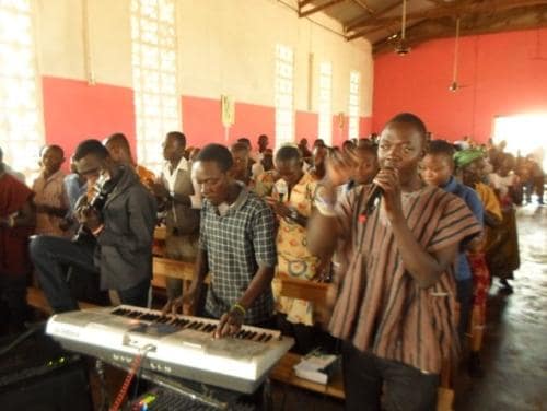 Praise-and-worship-ministry1