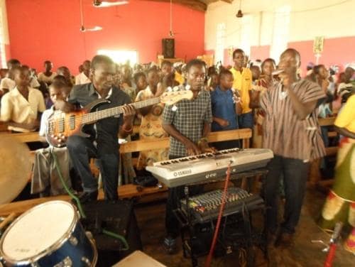 Praise-and-worship-ministry2