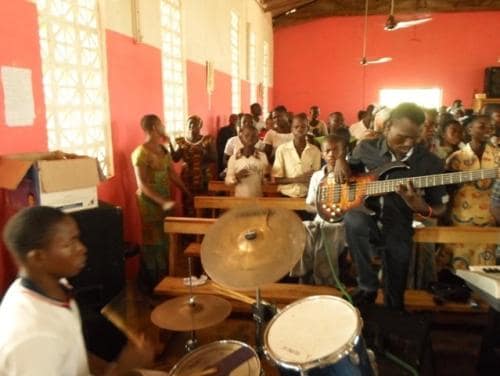 Praise-and-worship-ministry4